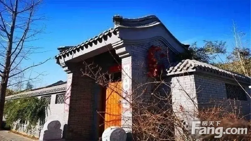 易郡山庄中式四合院全新装修 300平米花园 2个车位诚意出售
