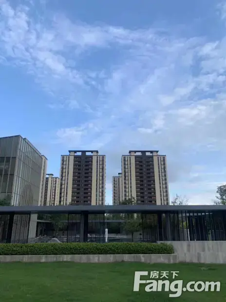 新滨湖孔雀城怎么样?看现场置业顾问发布了5条项目新消息!