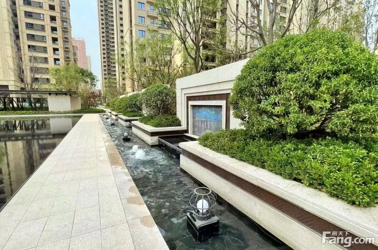 绿地国港新里城怎么样看现场置业顾问发布了5条项目新消息