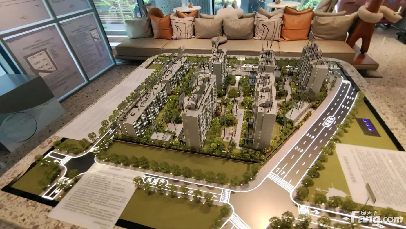 轨交万科·湛蓝晓月4室2厅2卫南朝向1900.00元/月出租