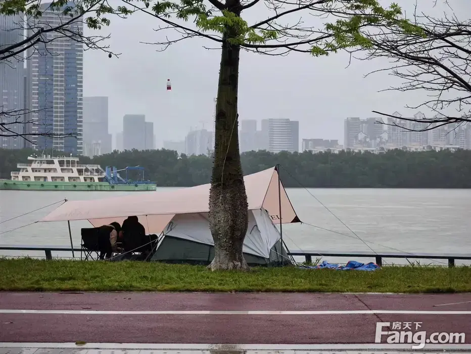 深业颐泽府好不好置业顾问从项目现场发回新组图