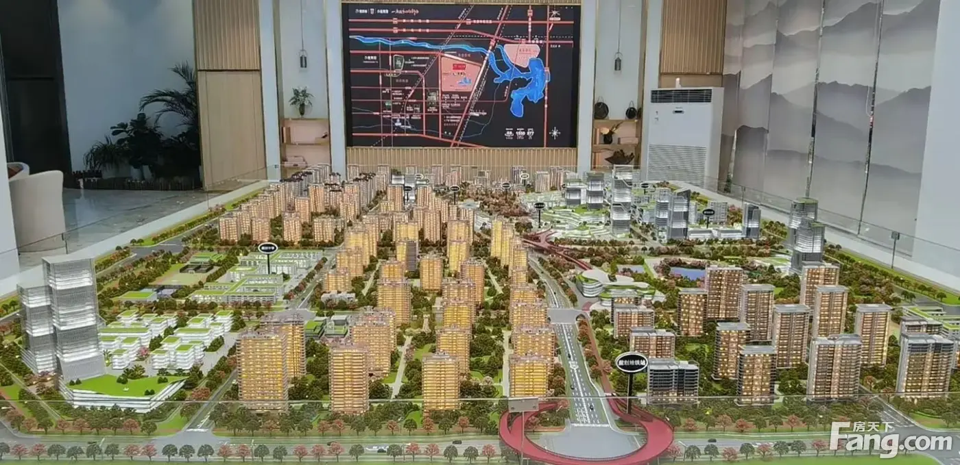 深圳园燕华城好不好置业顾问从项目现场发回新组图