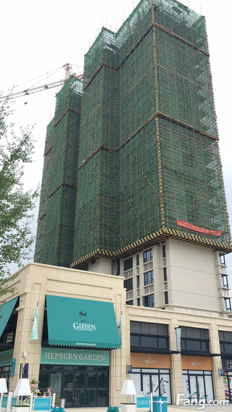 保利香颂5月工程播报：1#、3#楼主体结构施工中