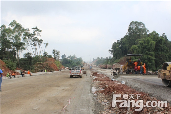 岷东大道青神段建设情况 预计12月建成通车
