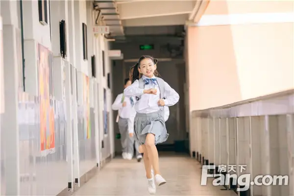 【天福·山河观邸】2.2万亿美元流出,比通货膨胀跑得更快的只有它!