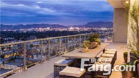 【汇升珑玺台】生活在濮阳/我在近7米大面宽阳台里，成了别人眼中的风景！