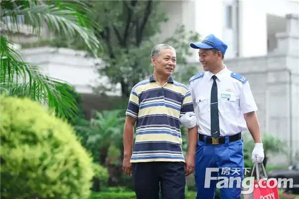 伴山湖居携手碧桂园服务，品质物业礼遇尊崇