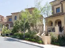 三联排边户别墅,南北通透格局,精心装修,保持很好