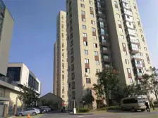 阅湖生活广场 毛坯房 可随意装修 楼下就是购物商场