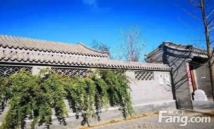 易郡山庄中式四合院全新装修 300平米花园 2个车位诚意出售