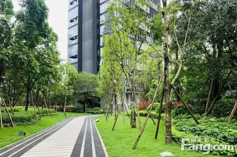 新天鹅堡高层正规4房,观湖观海景,享受大自然的风光