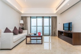 东海国际公寓房子出租,户型方正,视野装修好