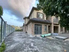 降价1千w,东端头,已做土建,实用2000平,400平大花园