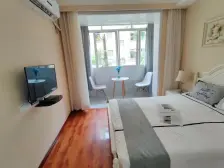 龙漕路漕溪四村,求知精装修一房,家具家电全送,楼层好,近地铁