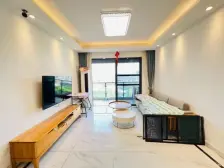 朝南中间楼层 价格可谈 业主诚心出售 看房方便 有钥匙