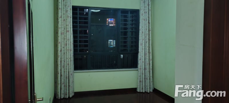 荣和大地3室2厅2卫南北朝向145.00万元出售