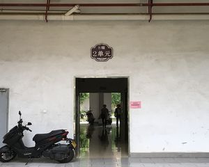东峰世纪公寓3室1厅南
