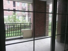 英伦城邦一楼大花园,大阳台 三室两厅两卫、房东直卖全款优惠