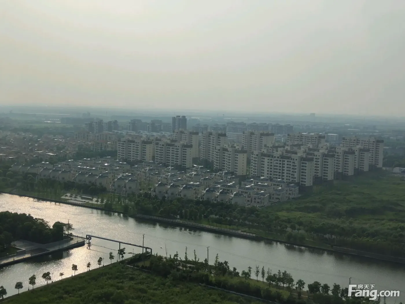 请查收从海门滨江街道热门楼盘现场传来多张谍照组图
