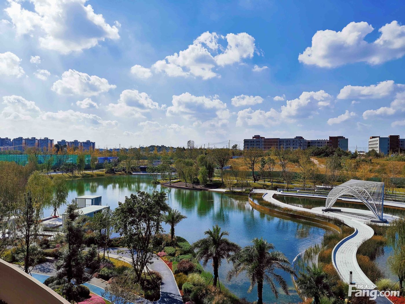 保利和光屿湖好不好置业顾问从项目现场发回新鲜组图