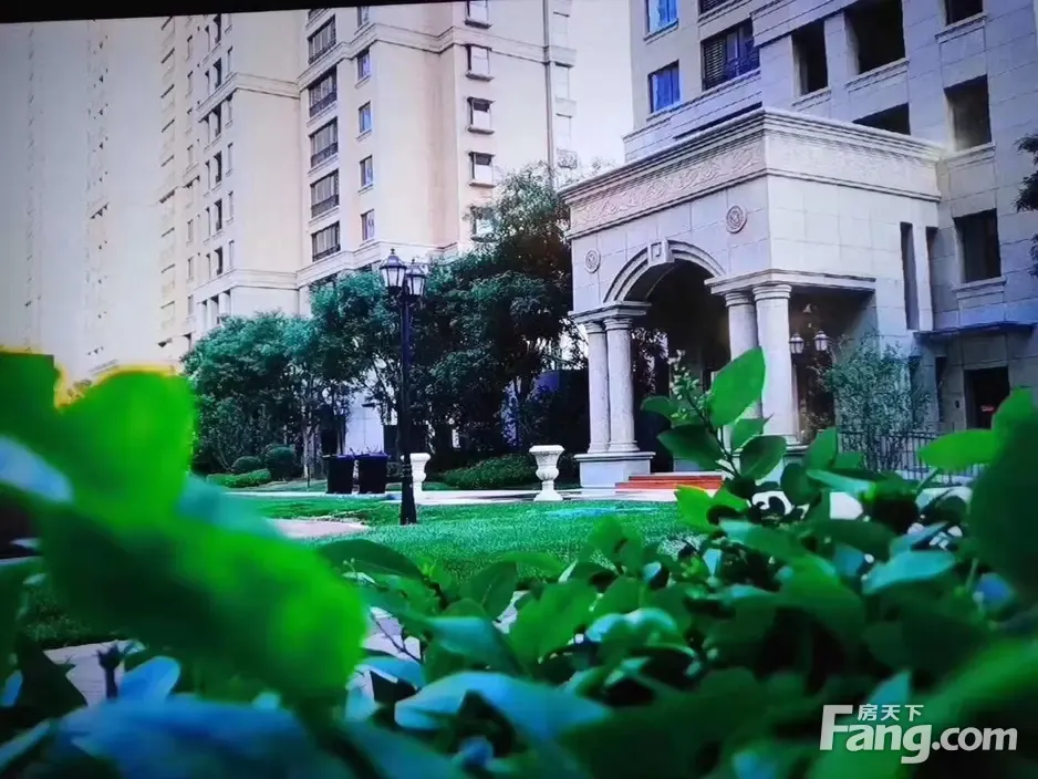 盛邦大都会6期好不好置业顾问从项目现场发回新鲜组图