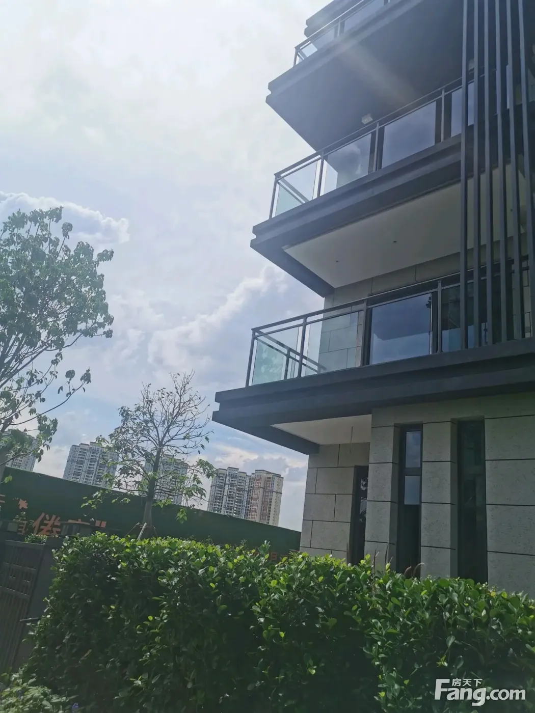 雅居乐悦江好不好置业顾问从项目现场发回新鲜组图