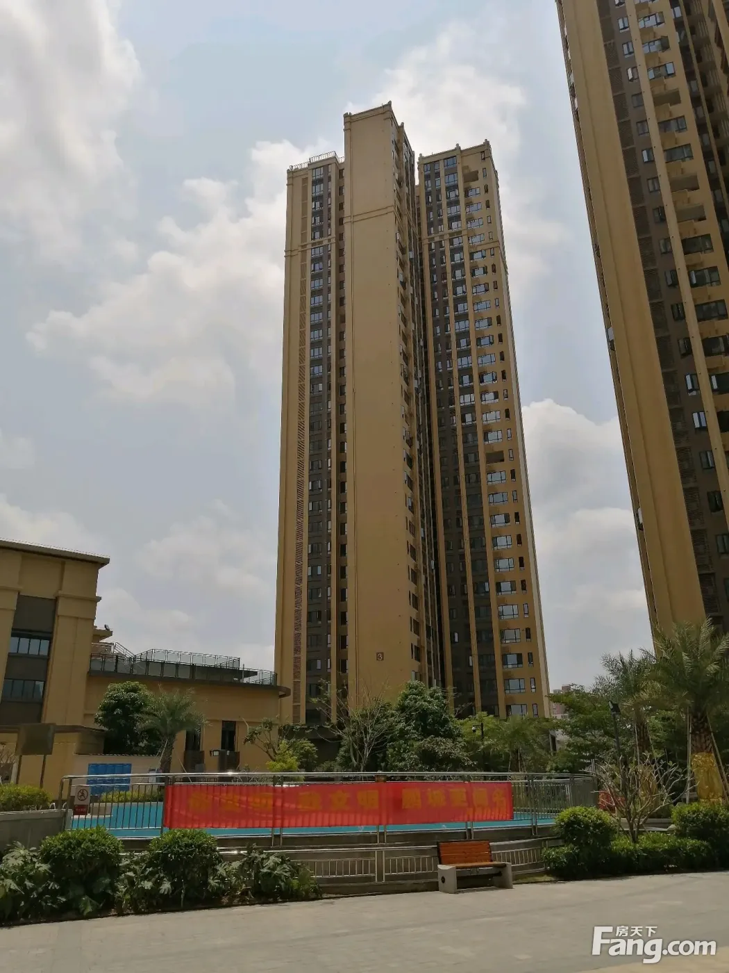 阳基御龙山新拍现场谍照,实时了解楼盘新动态!