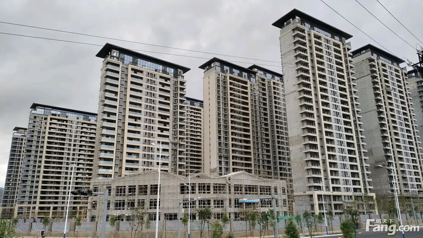 昆明融创文旅城一期即将交付,观海大平层,亲水洋房别墅都有!