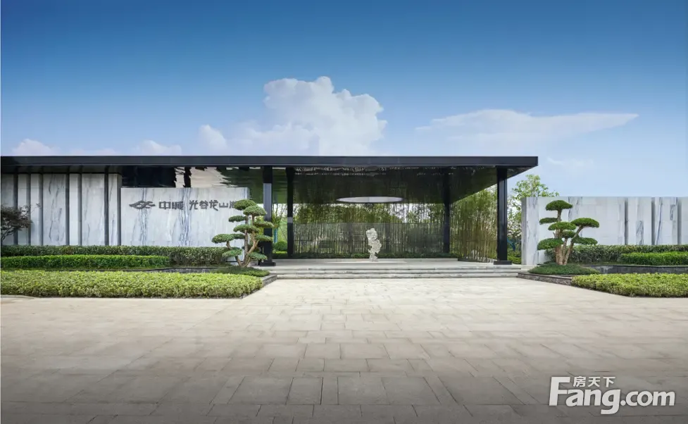 中城光谷龙山湖好不好置业顾问从项目现场发回新鲜组图