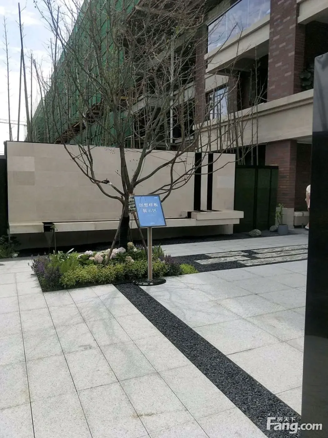 领地天府兰台好不好置业顾问从项目现场发回新鲜组图