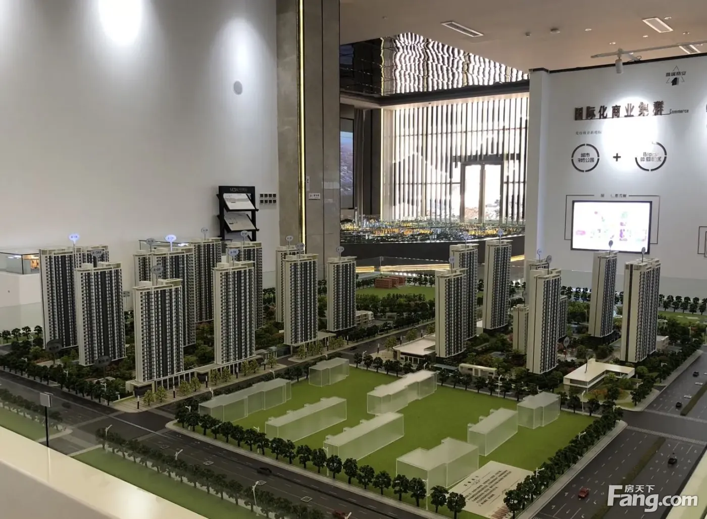 绿地光谷星河绘好不好置业顾问从项目现场发回新鲜组图