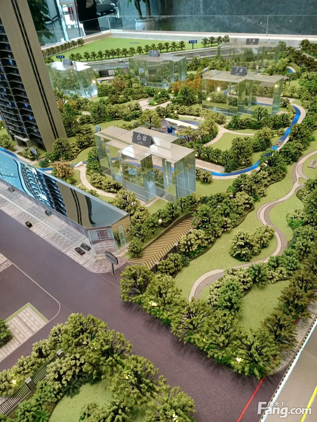 武地融创御央首府好不好置业顾问从项目现场发回新鲜组图