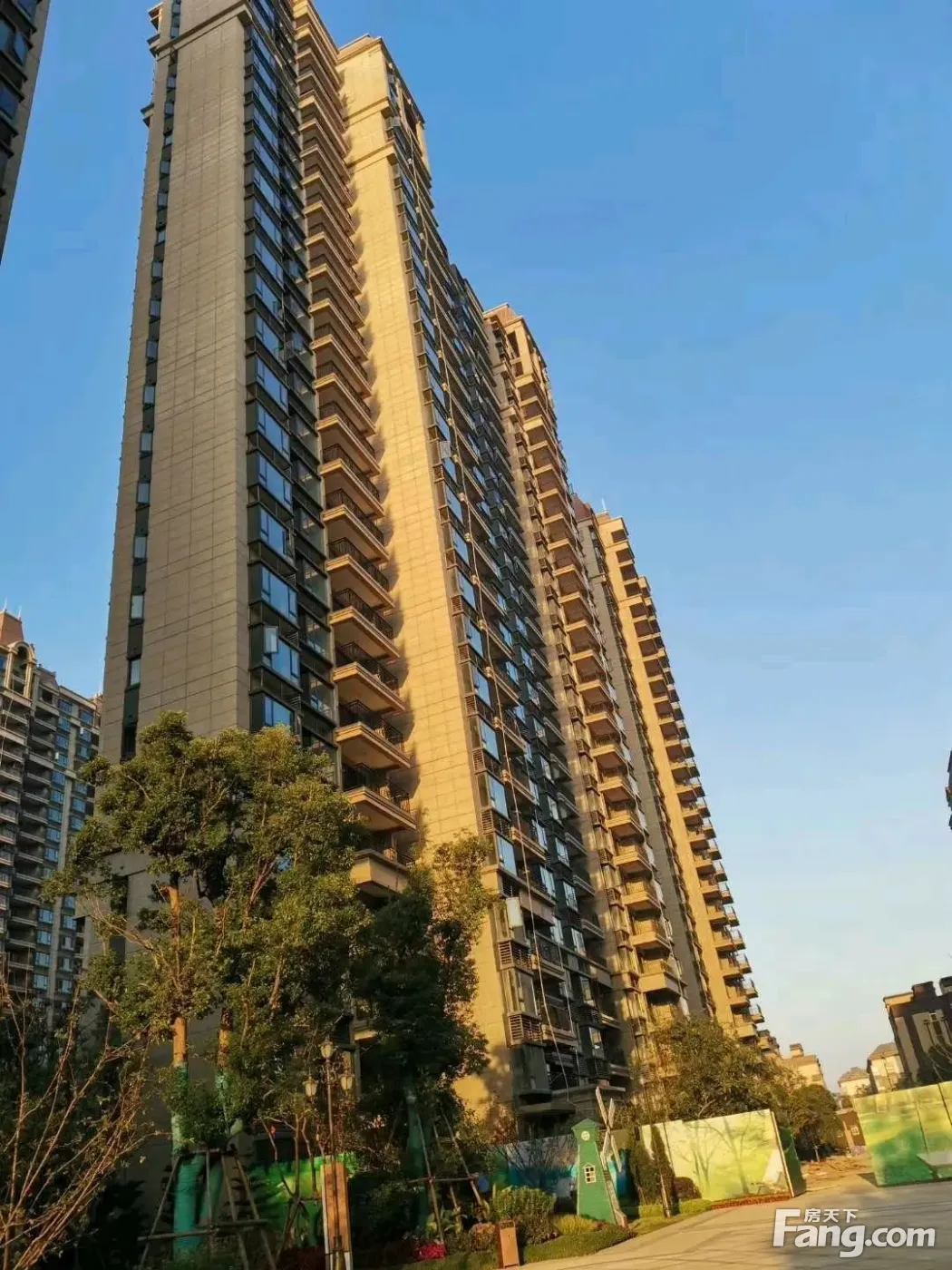 南昌恒大珑庭珺庭新拍现场谍照实时了解楼盘新动态