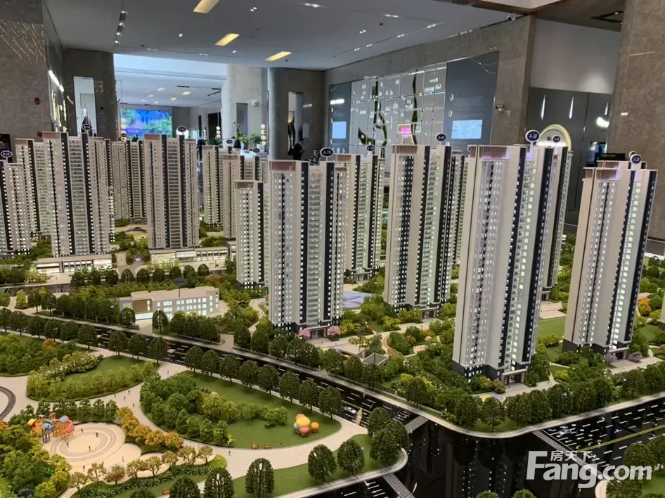 绿地光谷星河绘好不好置业顾问从项目现场发回新鲜组图