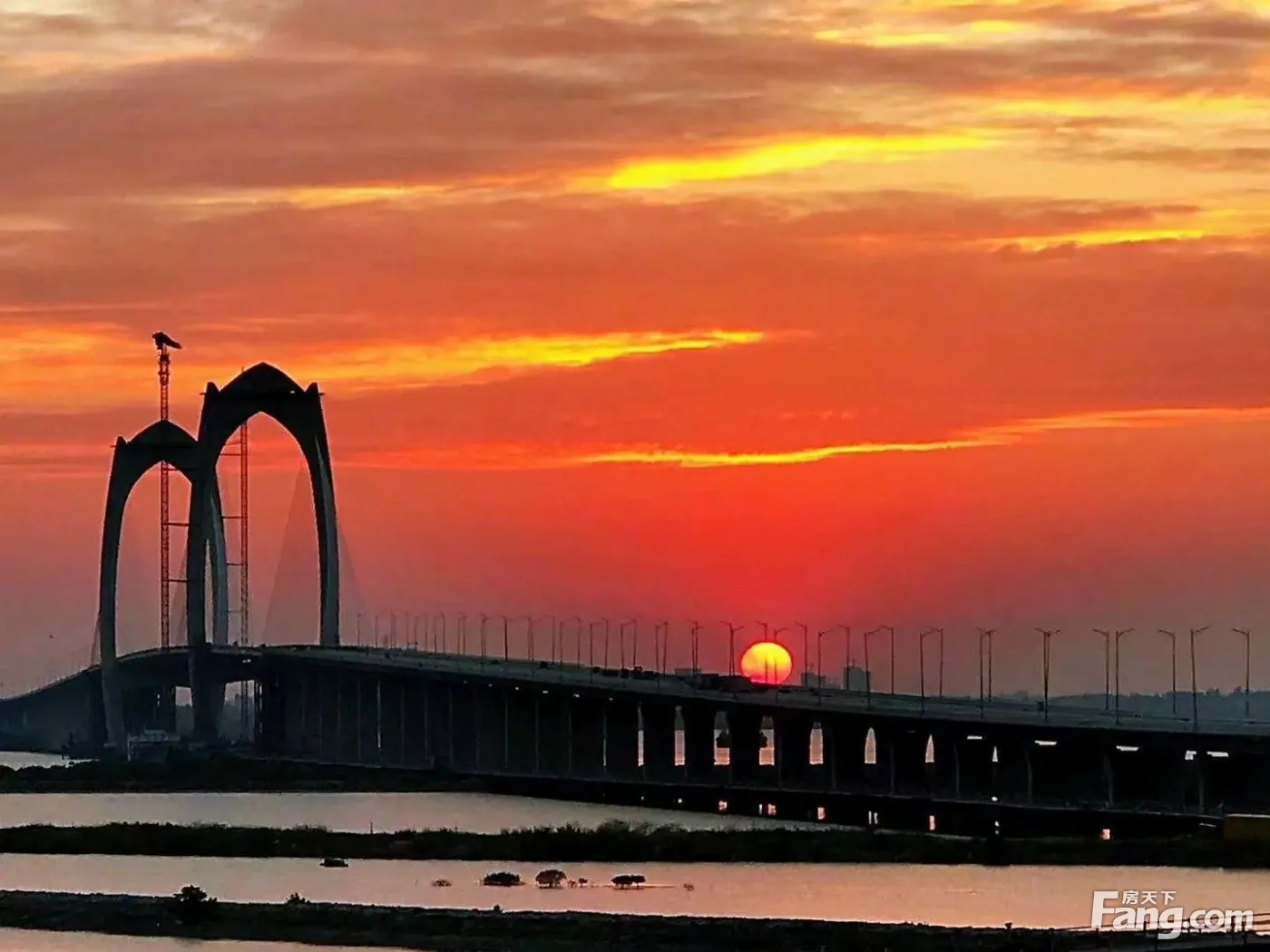 从碧桂园跨海大桥《中国滩》只需10[跳跳]--碧桂园城市花园【水东湾】
