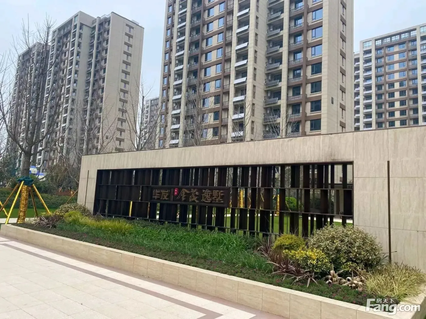 华发阳逻金茂逸墅好不好置业顾问从项目现场发回新鲜组图