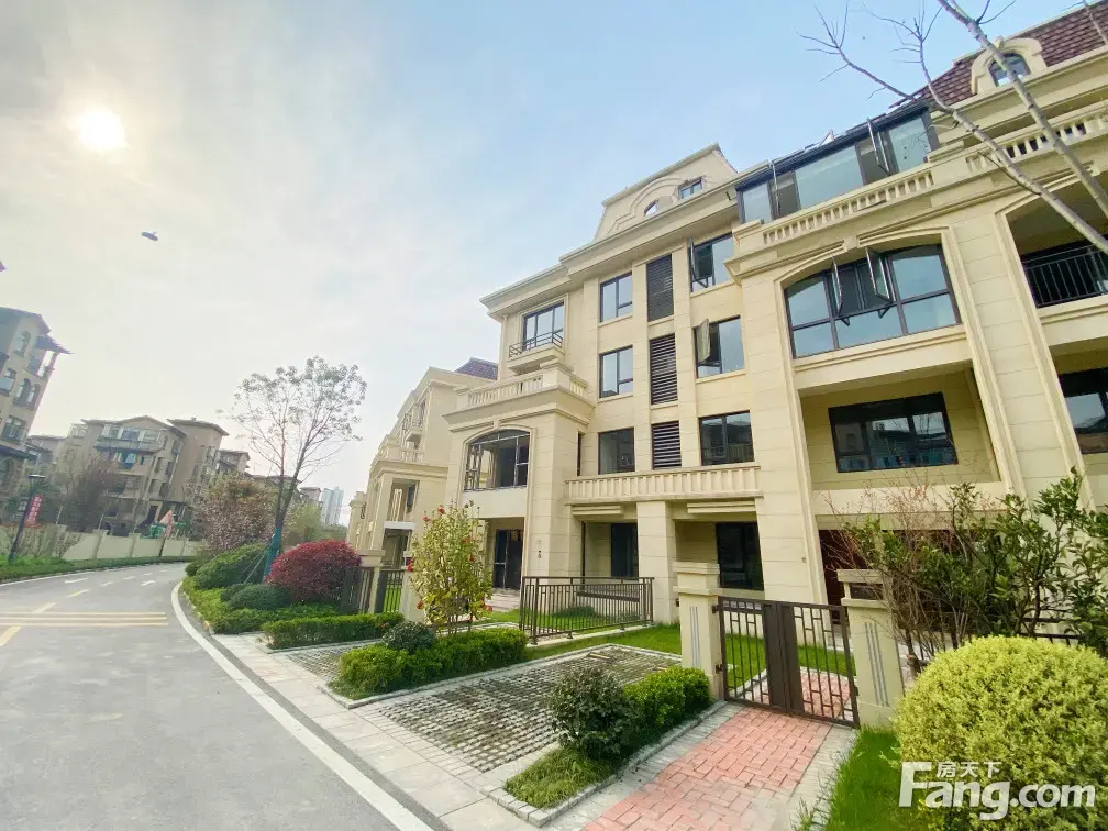 保利八里翡翠叠拼别墅美景   保利八里翡翠别墅