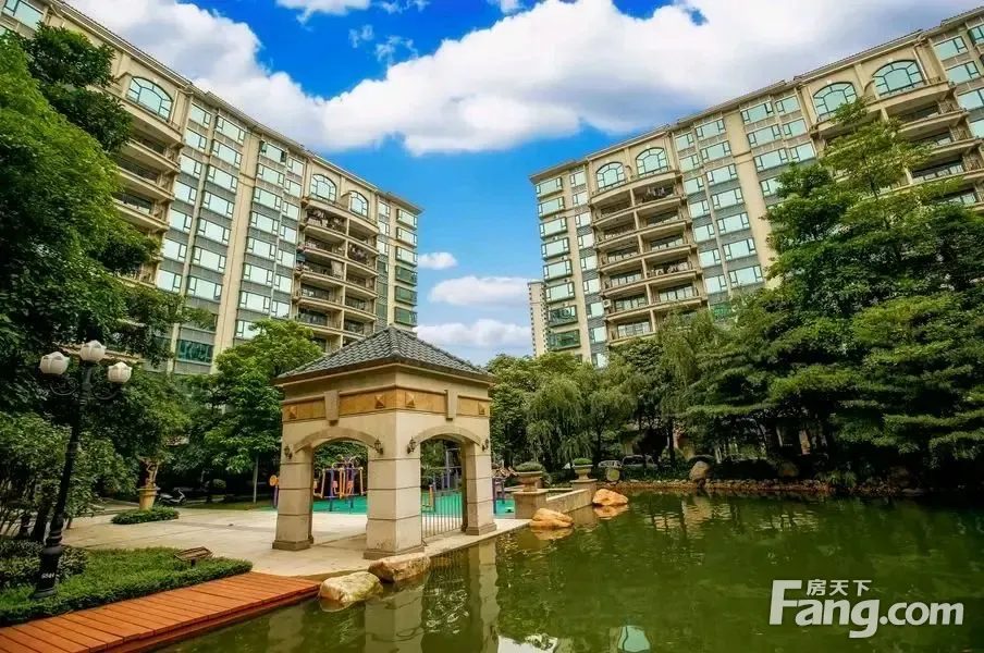 恒大银湖城好不好置业顾问从项目现场发回新鲜组图