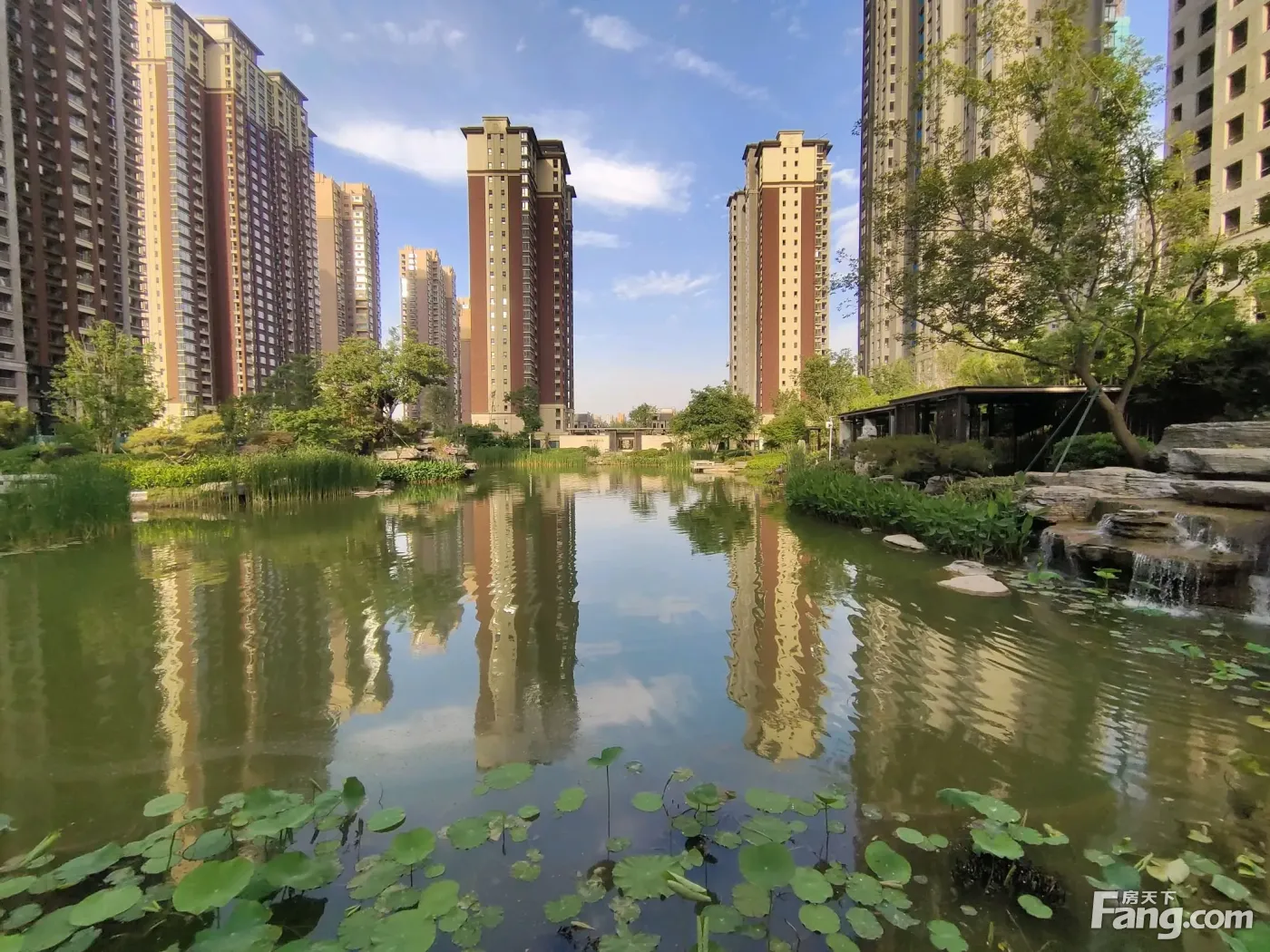 荣盛锦绣江南新拍现场谍照,实时了解楼盘新动态!_房产资讯-漯河房天下