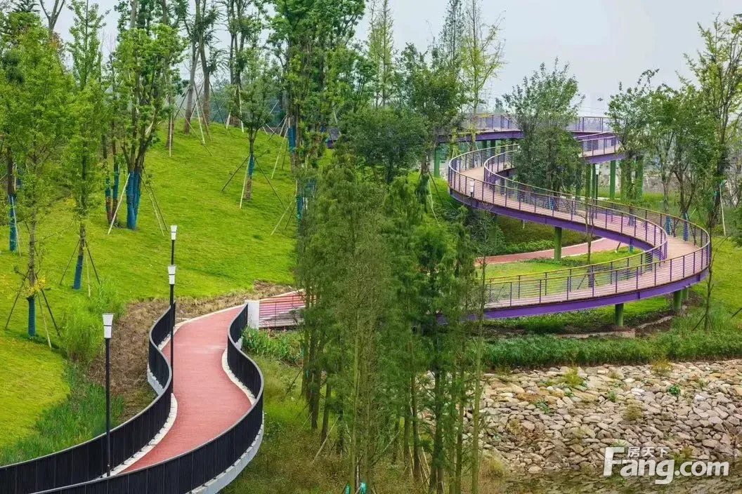 一半房,一半江,千江凌云加推了小洋房,建面93-127,双中庭,临公园