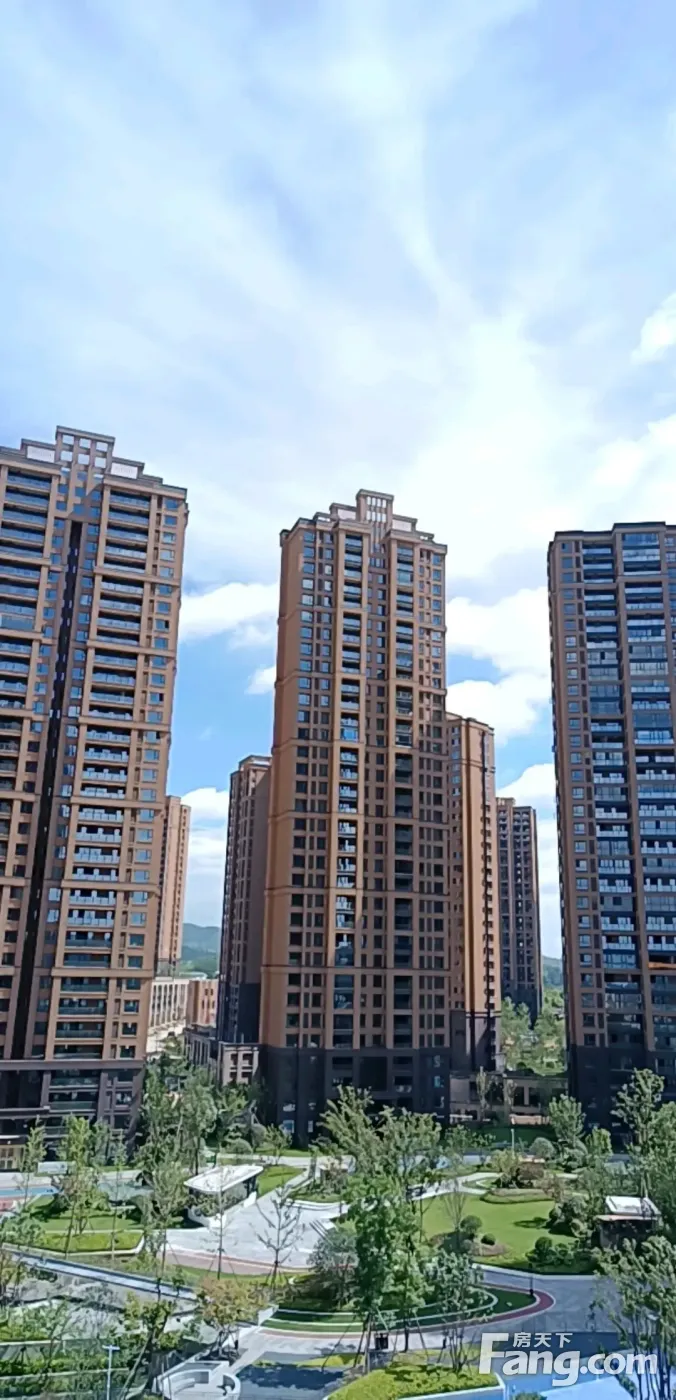 清镇 广大城  观山西 全新奥莱旁  坐拥博雅和清镇一中      公交