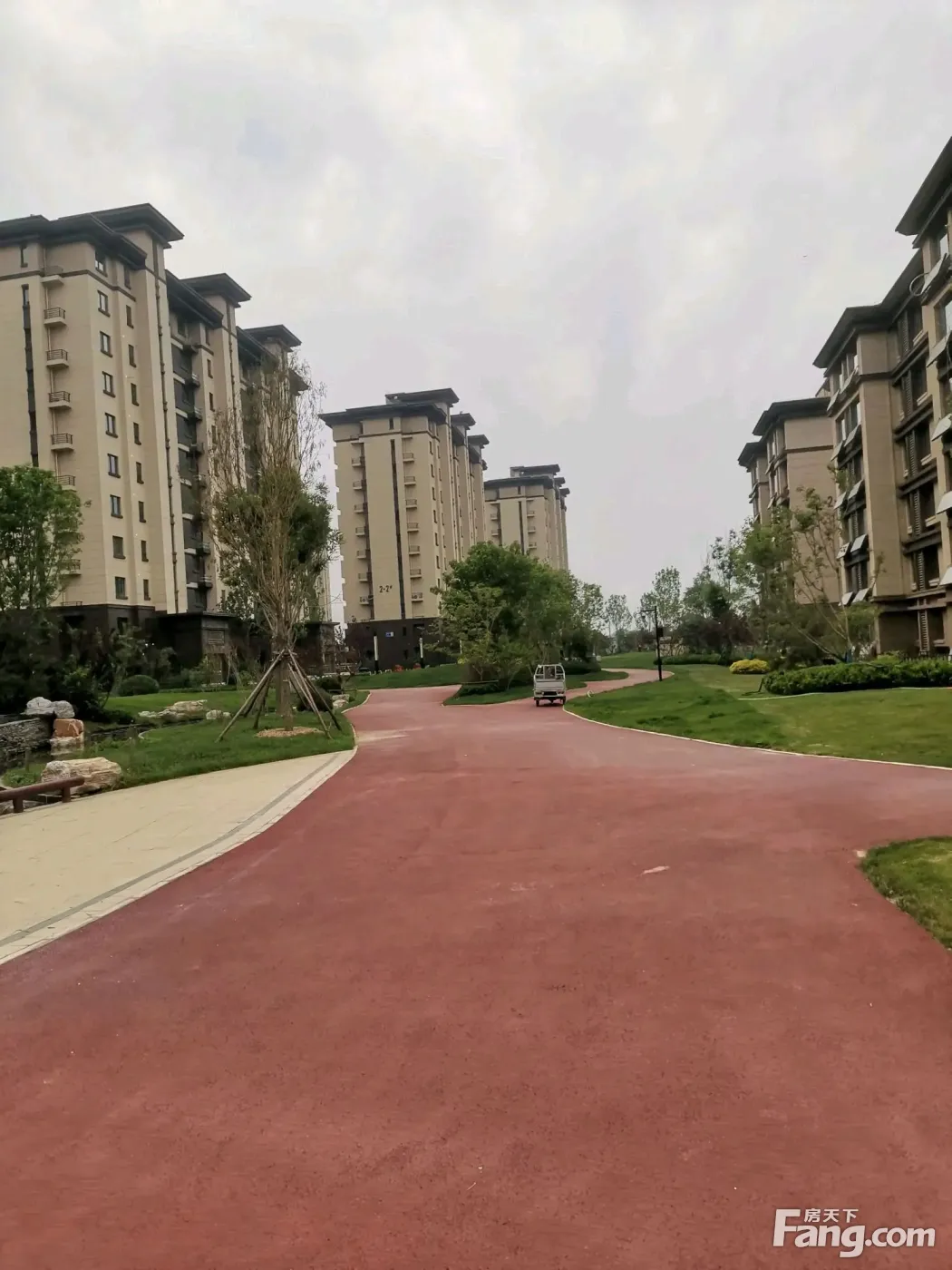 北戴河新区孔雀城好不好置业顾问从项目现场发回新鲜组图