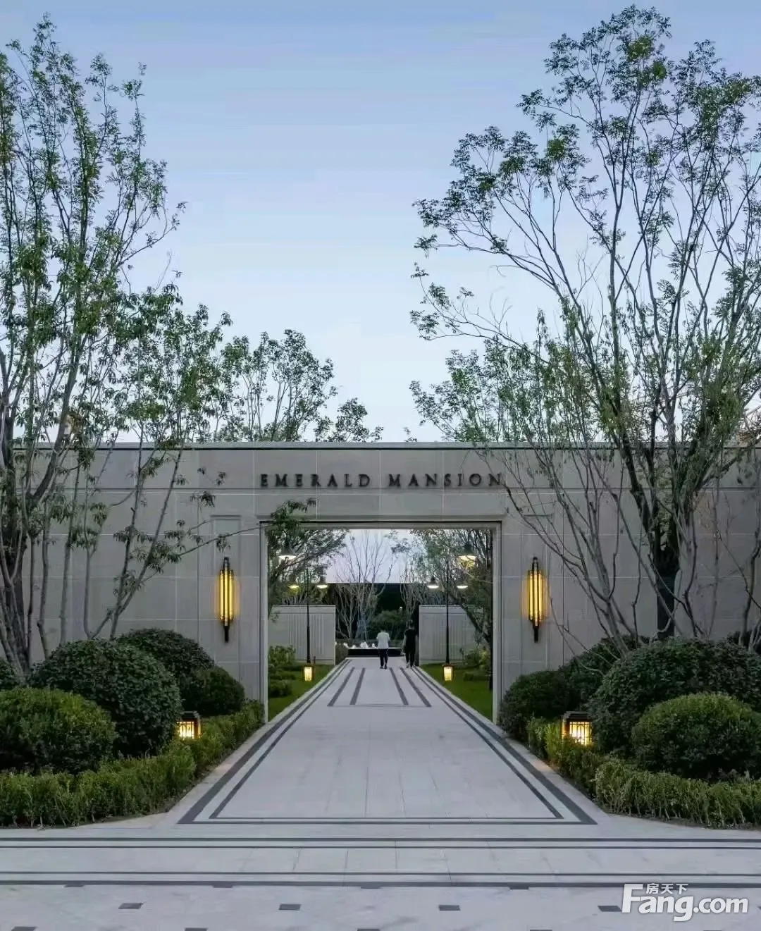 万科翡翠东第好不好置业顾问从项目现场发回新鲜组图