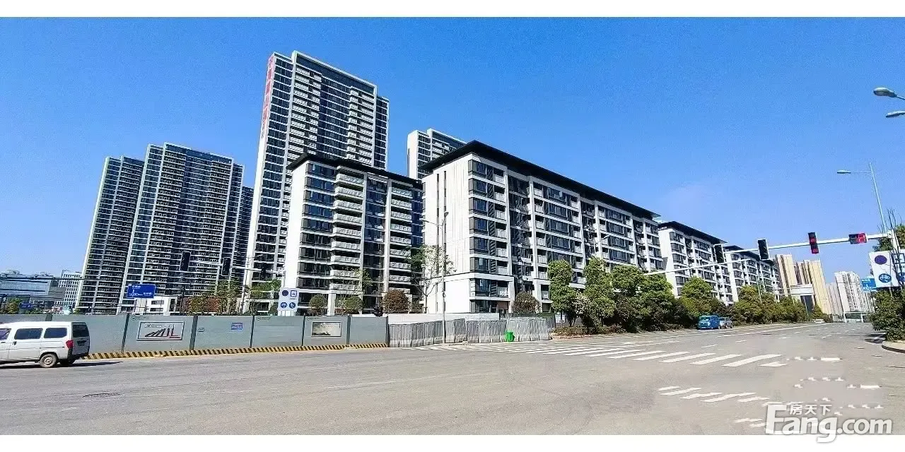 中海麓山境好不好置业顾问从项目现场发回新组图