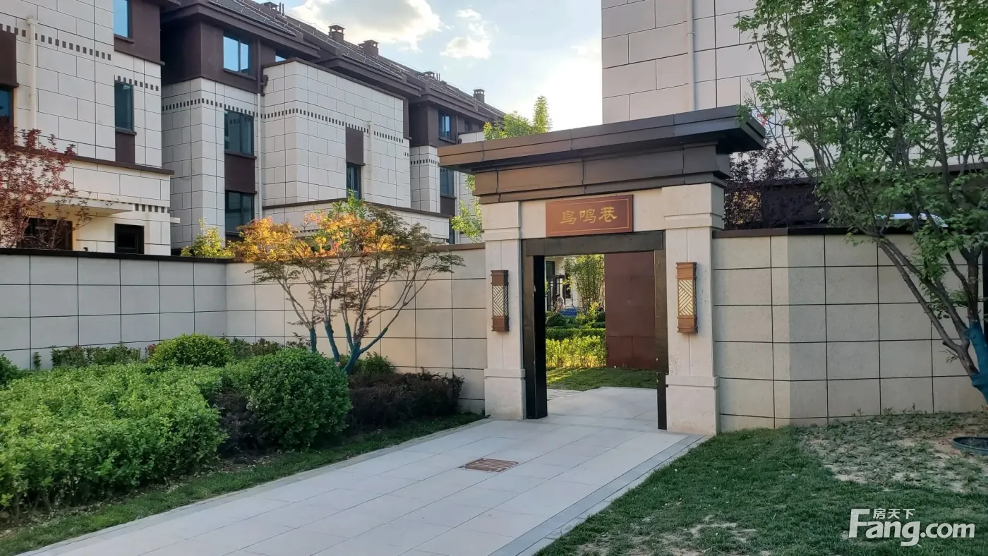 山屿西山著新拍现场谍照实时了解楼盘新动态