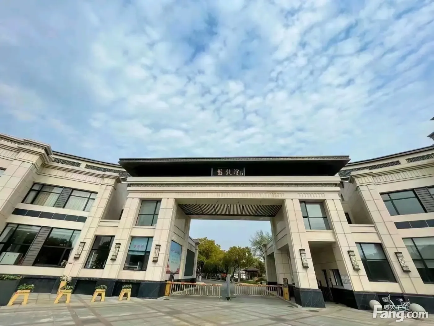 武汉城建盘龙湾梅苑好不好置业顾问从项目现场发回新鲜组图