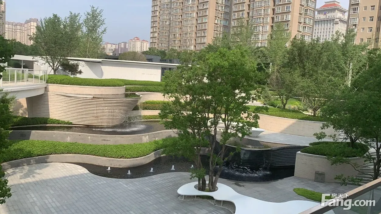 小编今天给您分享一条纯干货,置业顾问从金泰·唐618售楼处现场发来的