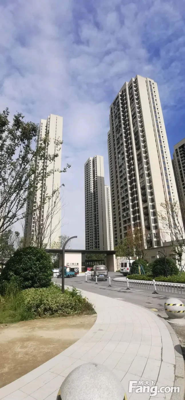 房天下>武汉新房>楼盘资讯>正文>金辉江樾云著99—140平,想要了解更多