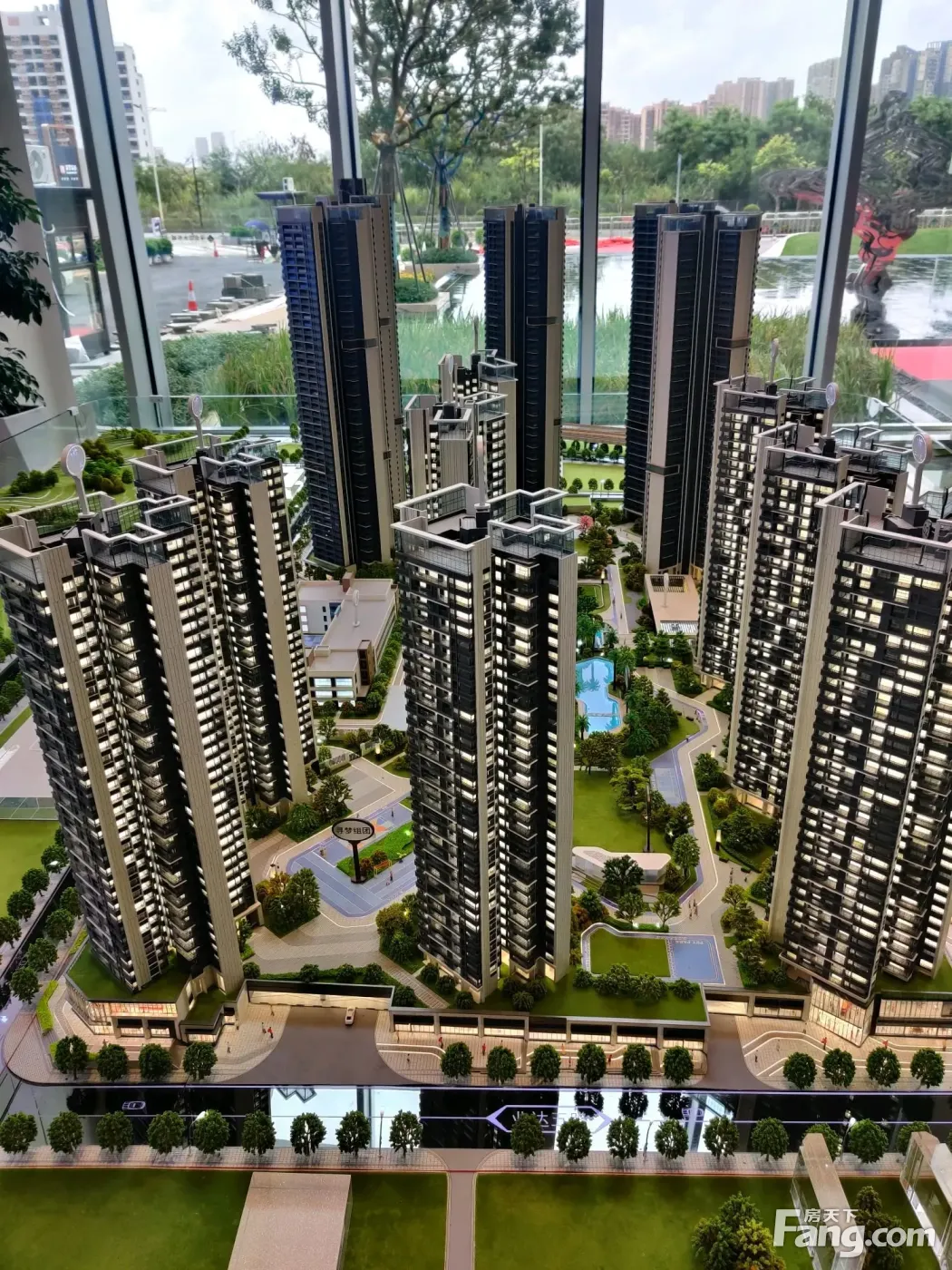 深业山水东城花园好不好置业顾问从项目现场发回新组图