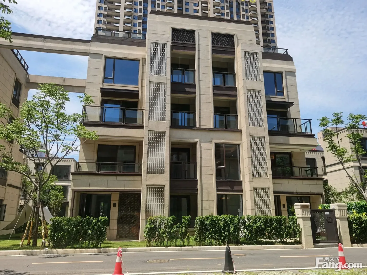 花园  空间私密优于高层连廊 多一方庭院·多更多功能近期在关注华发